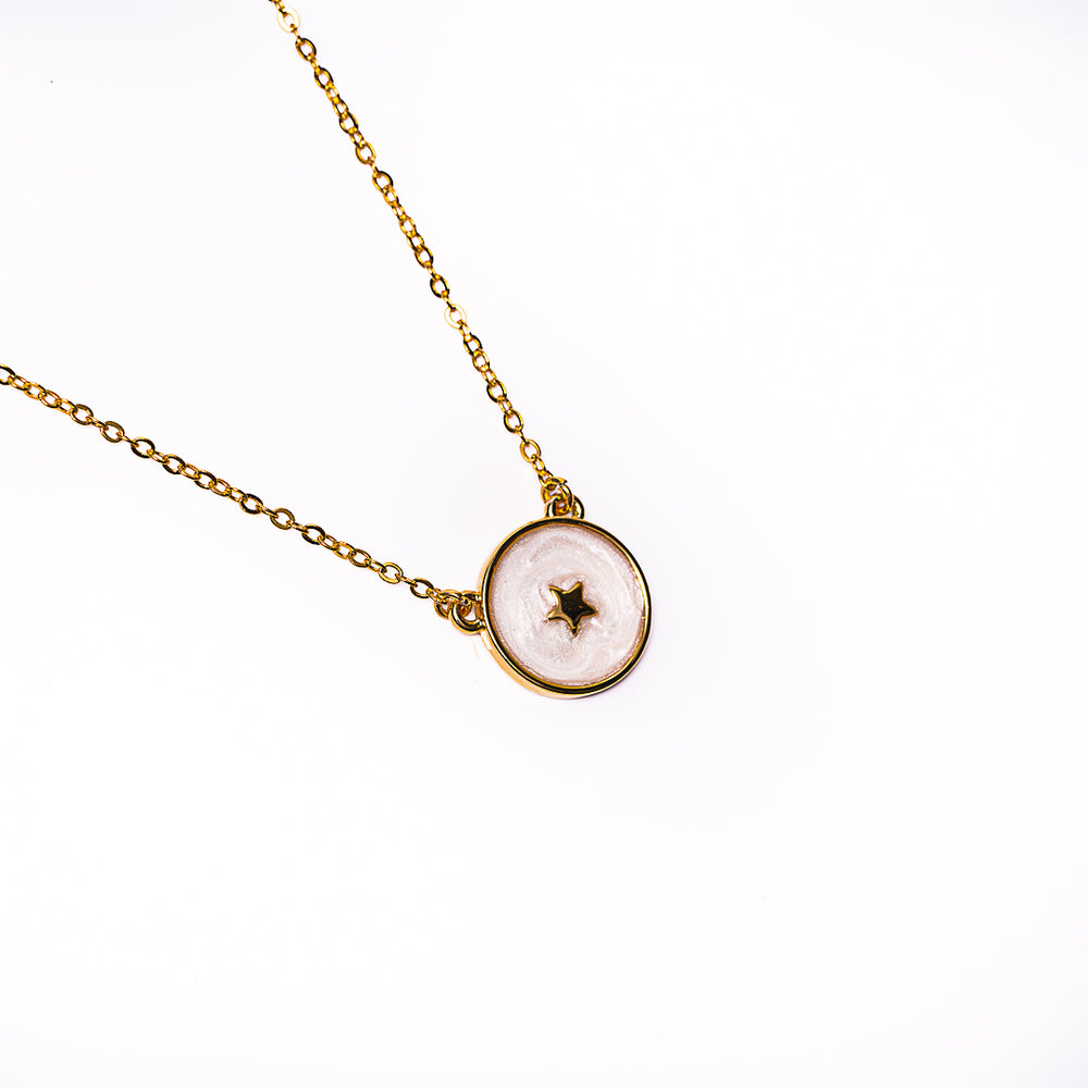 Enamel Star Disc Necklace in 18k gold plated brass – view 2