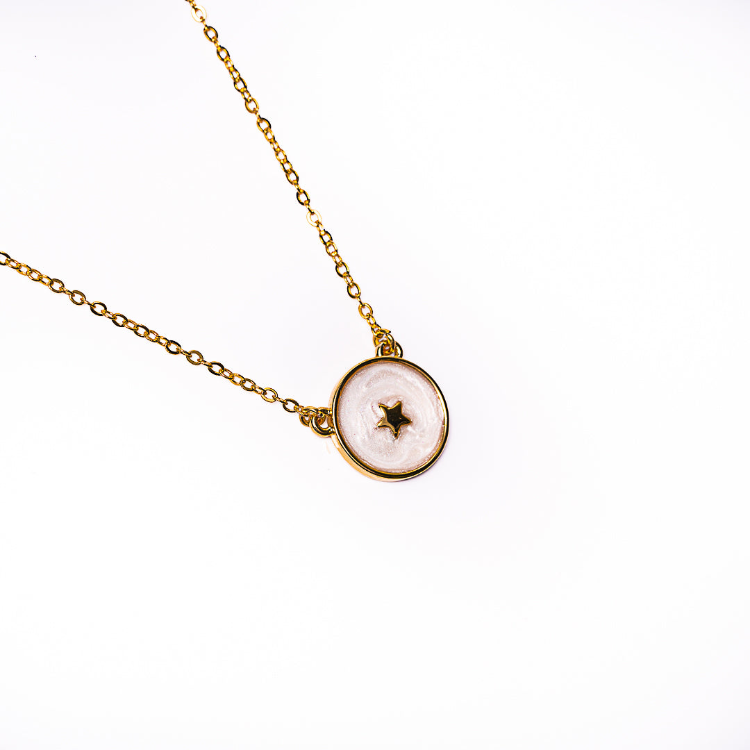Enamel Star Disc Necklace in 18k gold plated brass – view 2