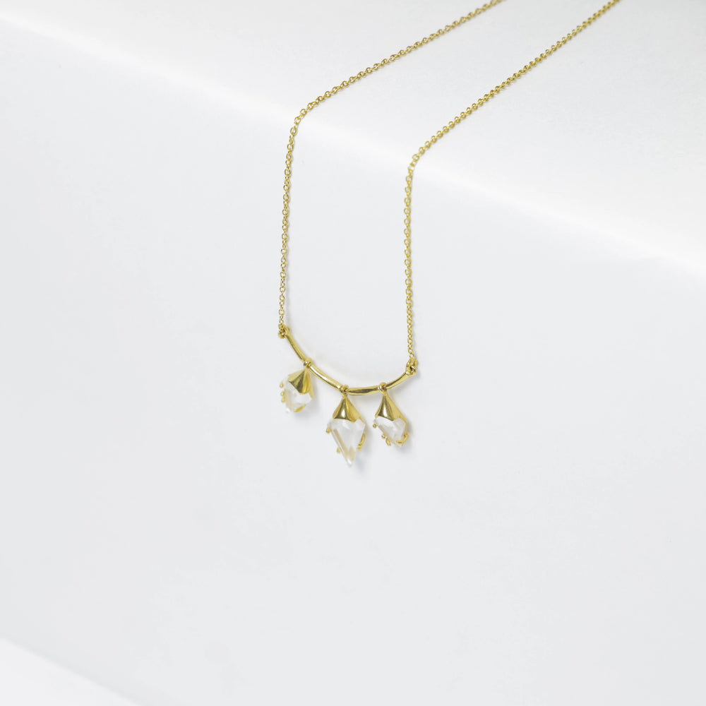 Three-stone quartz gold-vermeil necklace detail